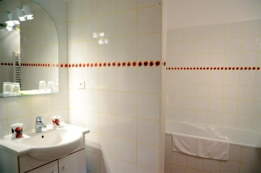 Hotel Le Mont Barral Creyers 3*,