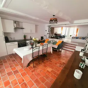 Appartement Bel Avec Patio En Cœur De